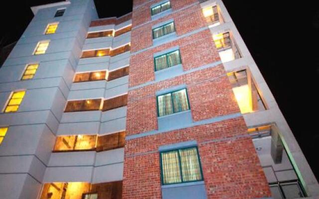 Iqbal Manjil Serviced Apartment