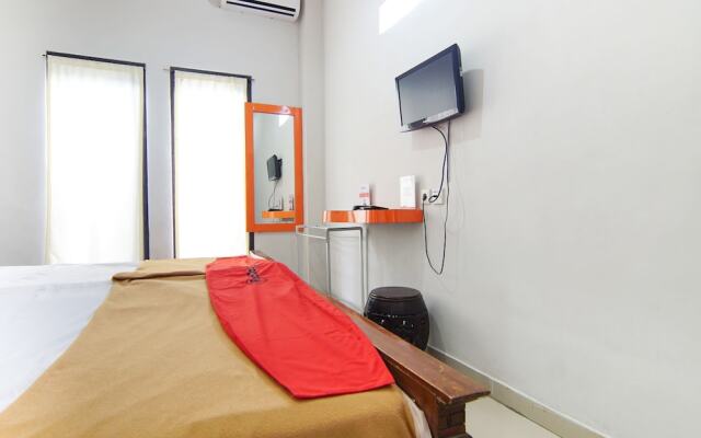 RedDoorz Plus near Ubung Terminal Denpasar