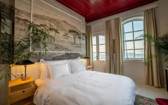 Gumruk Otel Urla