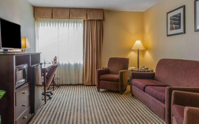 Rodeway Inn & Suites