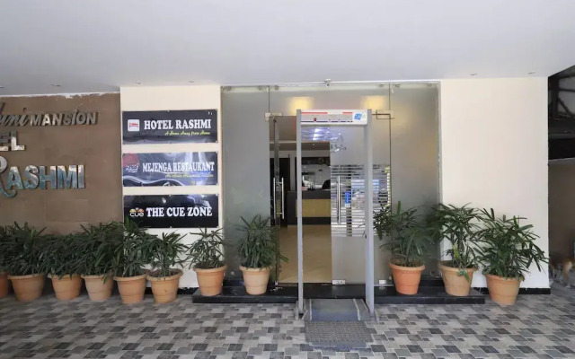 Oyo 23403 Hotel Rashmi