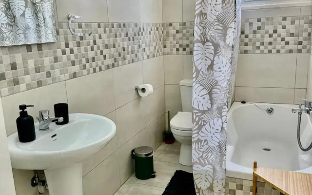 Tsimintia Apt 25