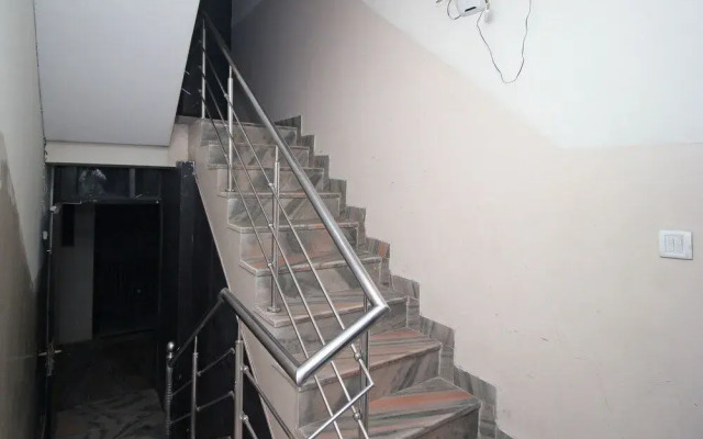 OYO 9069 Hotel WP 13