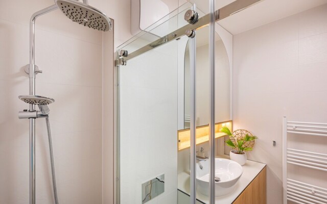 Ragusa Sea View apartment by DuHomes