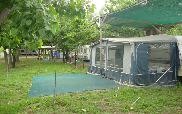 Camping  Pitsoni