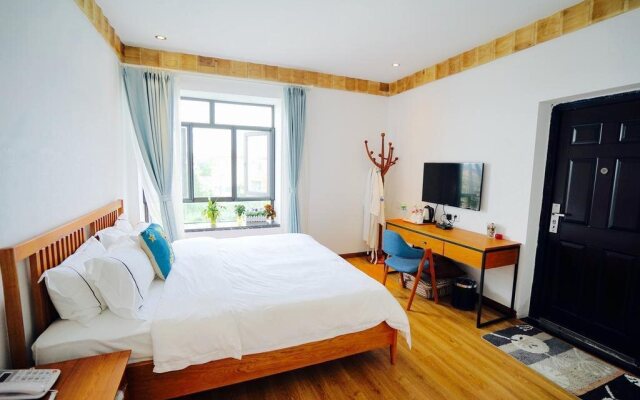 Yiyun Lakeside Hotel