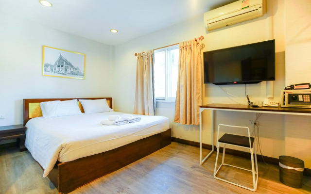 Family Room for 5 pax near Thapae Gate