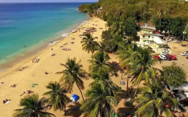 Isabela Villa Bonita - Vacation & Event Venue Sleeps 50!