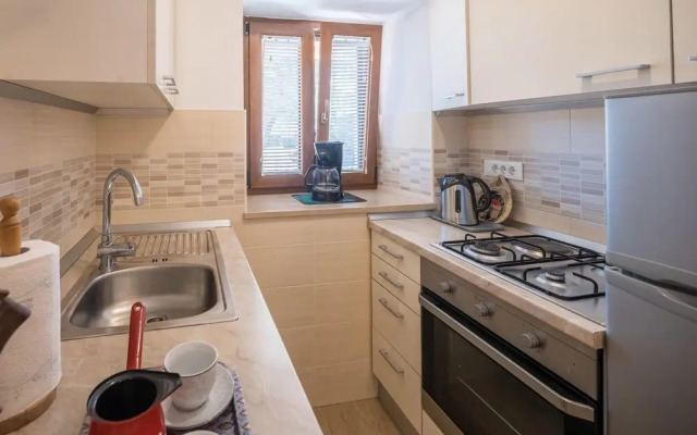 Stunning Home in Sosici With Wifi and 2 Bedrooms
