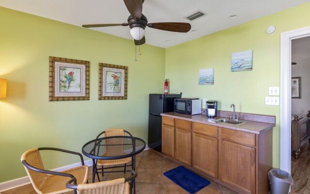 Pelican Pass by ALBVR