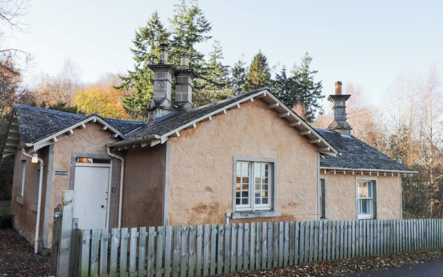 Cormack Lodge - Brodie Castle