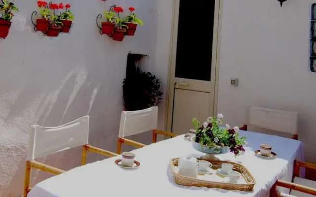 Erice 10 Sleeps House