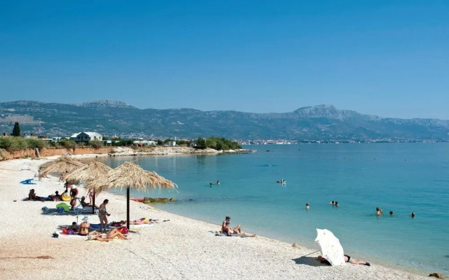 Amazing Home in Kastel Stafilic With 3 Bedrooms and Wifi