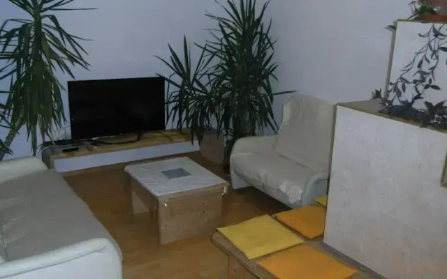 Apartment-Hollaus