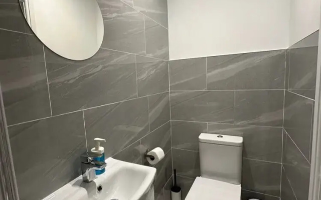 Studio Flat in London