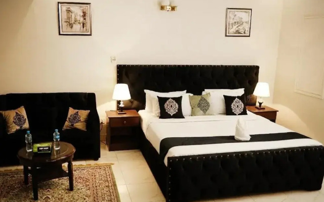 Diamond Lodge karachi