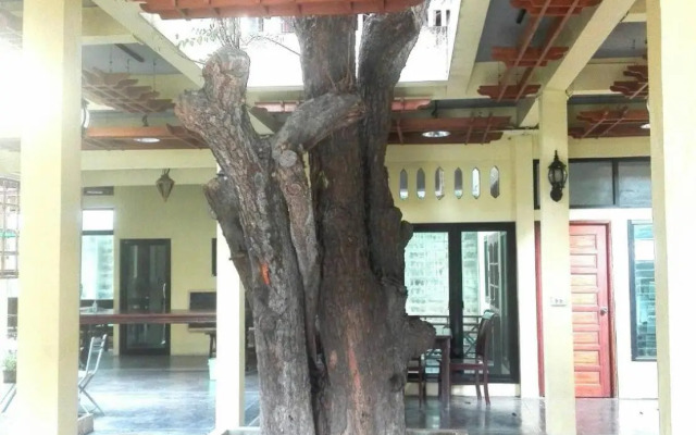 Luang Chumni Village