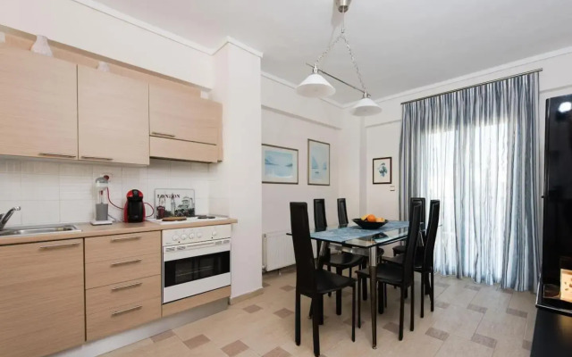 Apartment with marina view