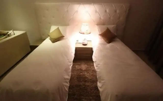 Delora Hotel and Suites