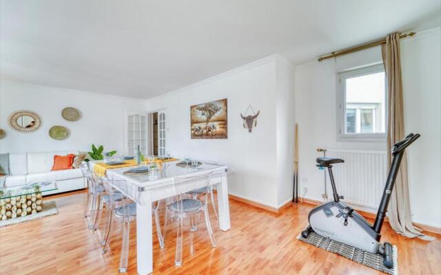 Chic and spacious apart with parking