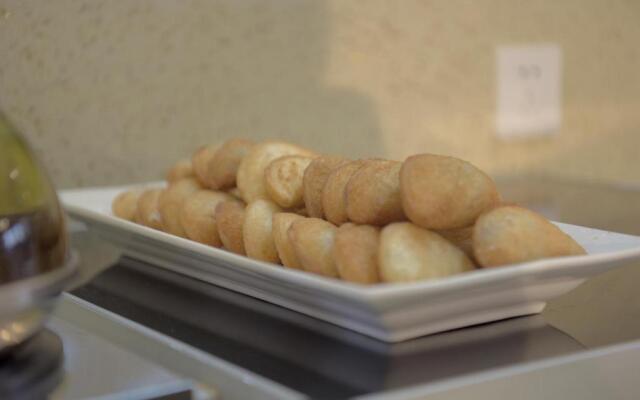 Xinmi International Hotel (Shanghai Pudong International Airport Park Resort)