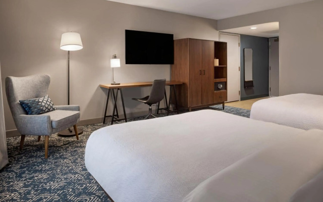 Four Points by Sheraton Bakersfield