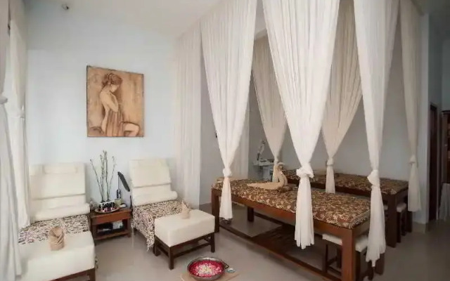 Heliconia Villa