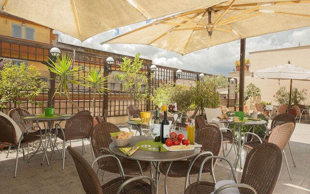 Des Artistes Budget Rooms