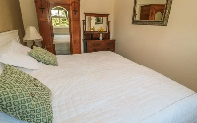 Holly Cottage