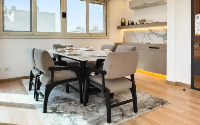 Posh & Panoramic 2bdr Rooftop 5 Min To Airport