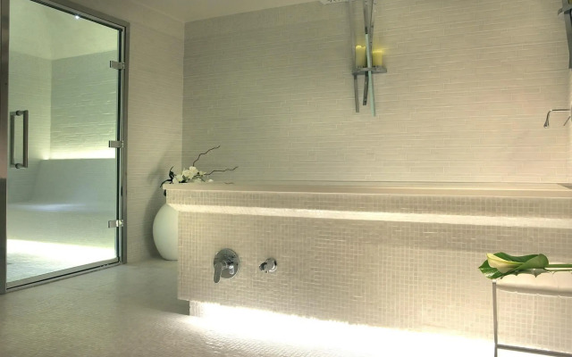 Five Seas by Inwood Hotels
