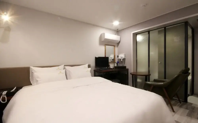 Busan Beomil-dong Hotel Louis