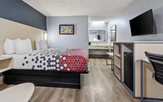 Econo Lodge Inn & Suites Cayce I-26 Airport