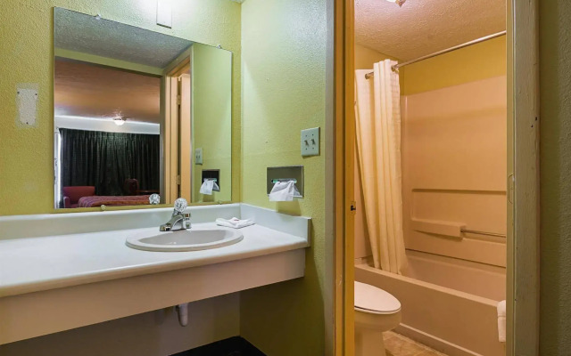 Relax Inn by OYO Columbus OH I 70