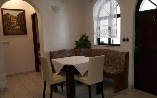 Apartments Sanda Tribunj