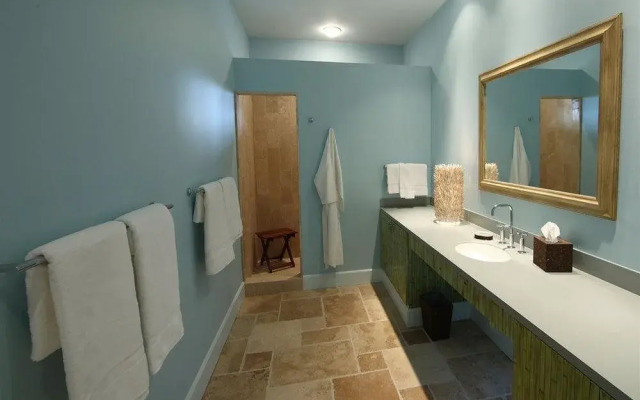 Oyster Bay Boutique Hotel