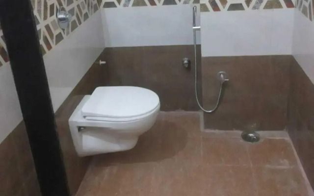 OYO 93387 Hotel Swarna Palace