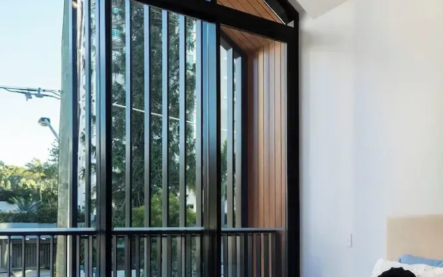 Kangaroo Point Apartments by Urban Rest
