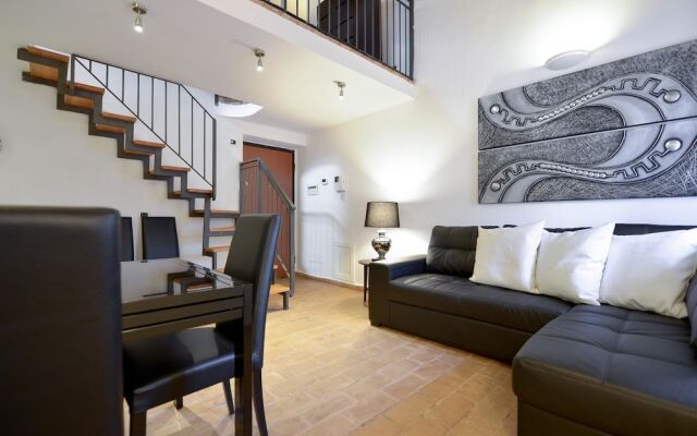 Ibernesi 1 Apartment