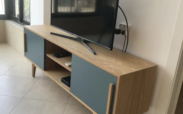 2 Bedroom Apartment with Hot Tub Facing Bograshov Beach