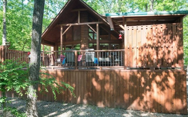 Deer Trail Includes Sunken Hot Tub and Wood Fireplace by Redawning