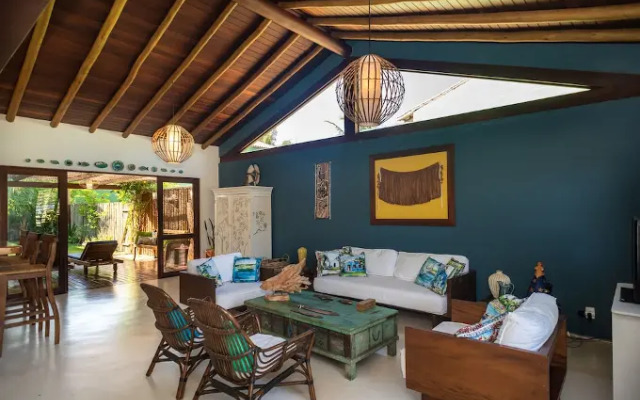 Vila do Outeiro em frente a praça da igreja