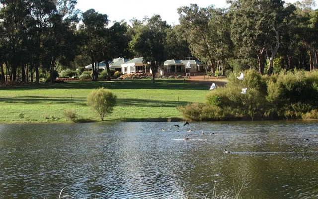 Lakeview Lodge