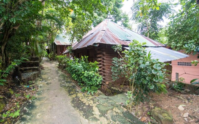 Tropical Garden Bungalow