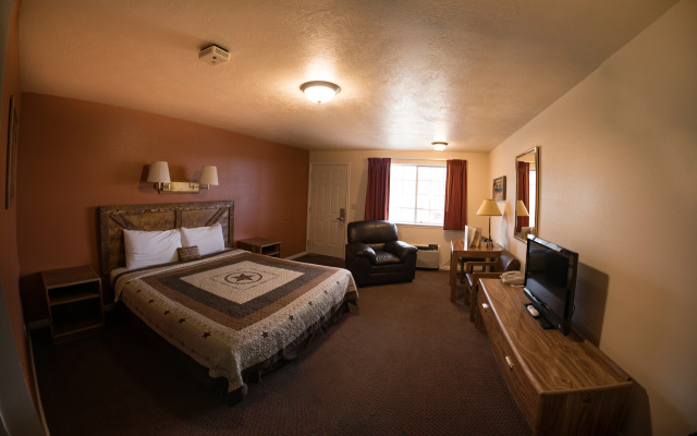 Broken Spur Inn & Steakhouse