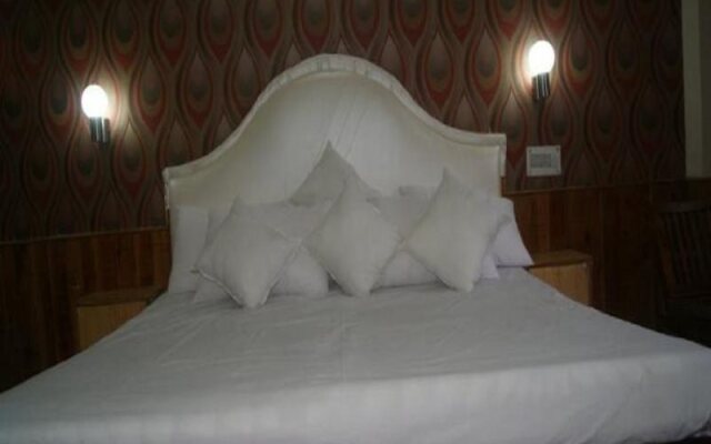 Hotel Omray's