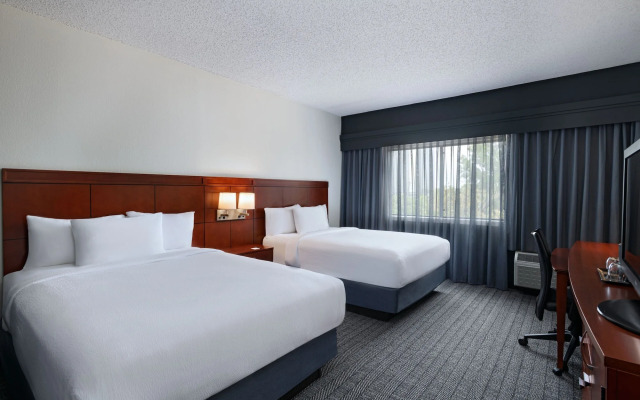 Courtyard by Marriott Dallas Arlington/Entertainment Dist