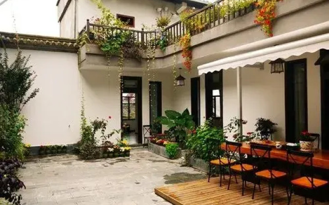 Yonder Way Hotel