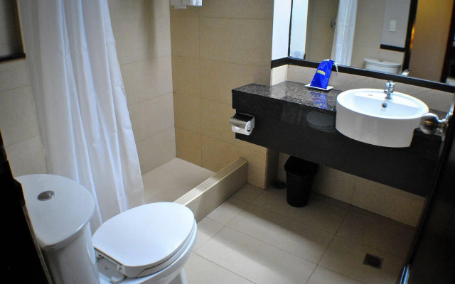 Fersal Hotel Neptune Makati