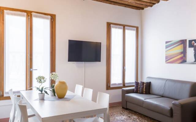 Accademia Charm Apartments